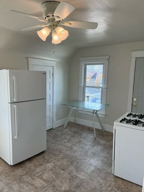 2009 S 73rd St Uppr - Photo 2 of 12