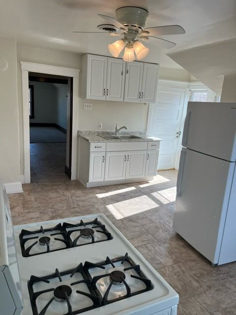 2009 S 73rd St Uppr - Photo 3 of 12