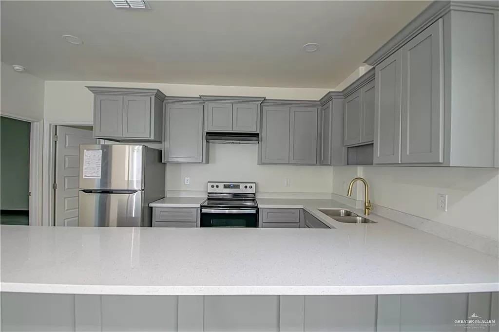 904 N Spruce St #3 - Photo 7 of 15