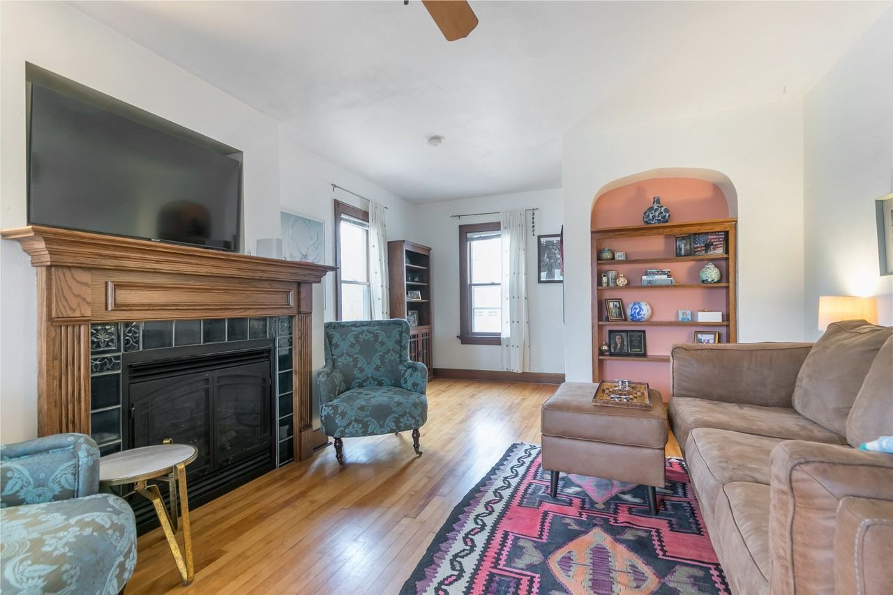 2314 E Mifflin St #NA - Photo 3 of 41