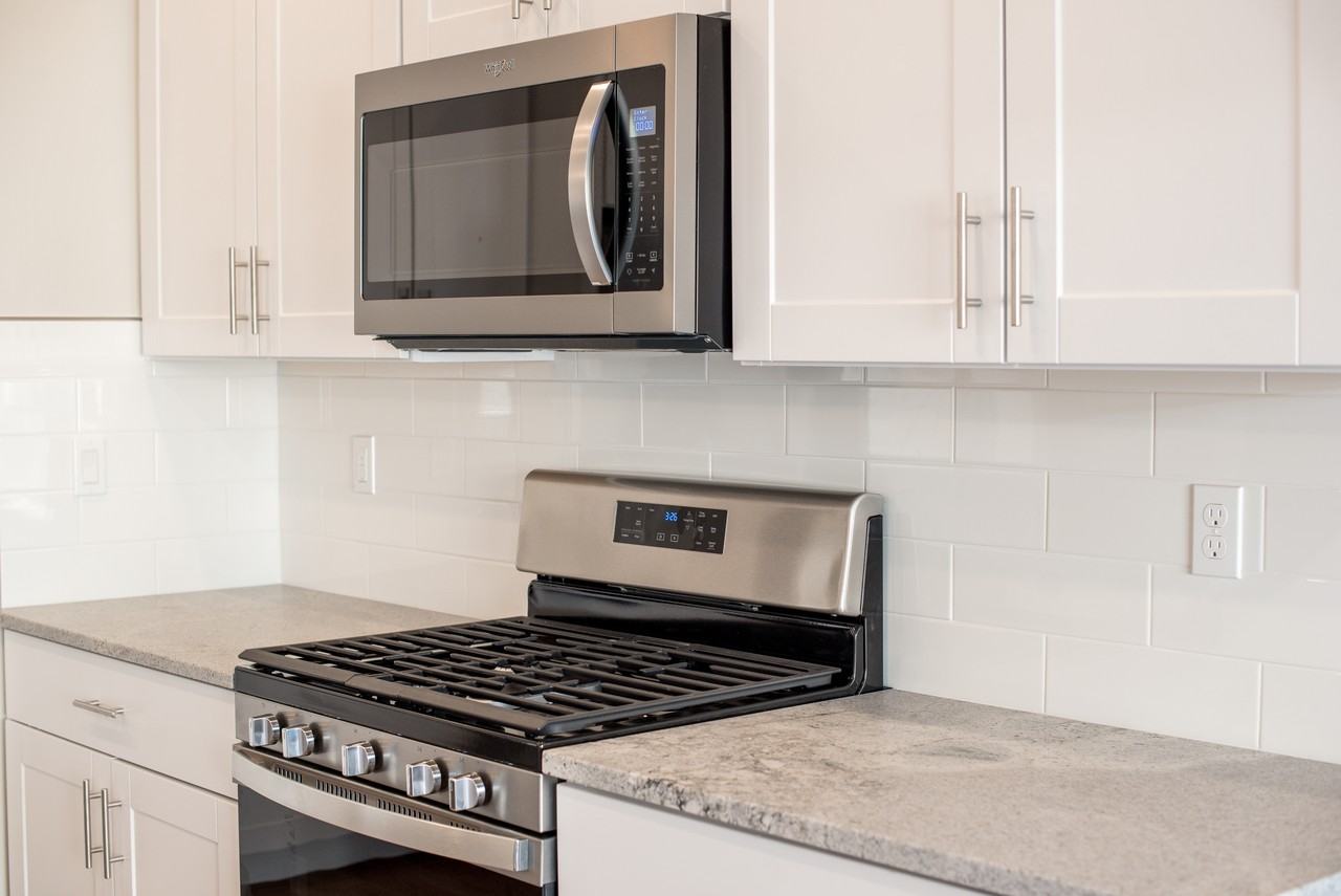 304 N Johnson Ave #A - Photo 3 of 15