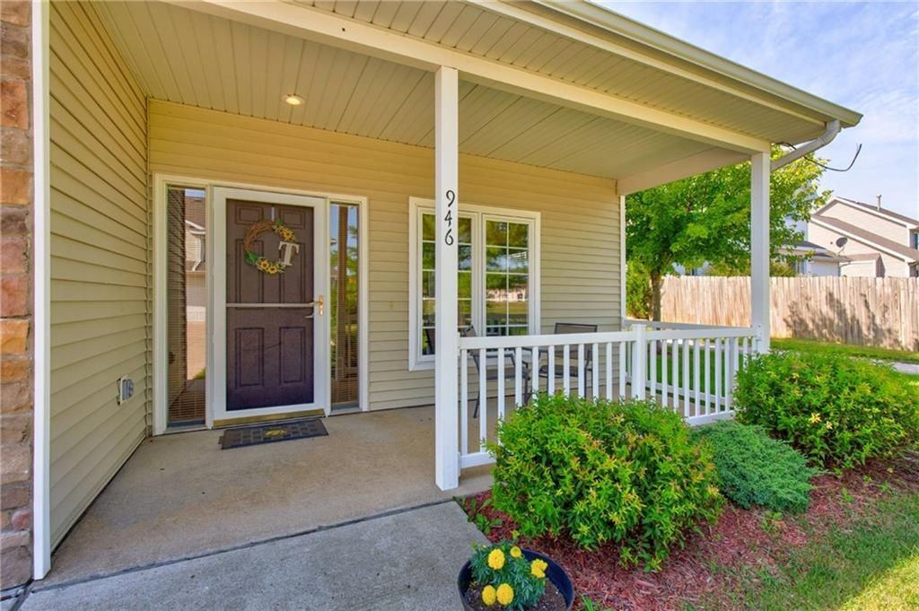 946 Red Hawk Way Se #1 - Photo 2 of 14