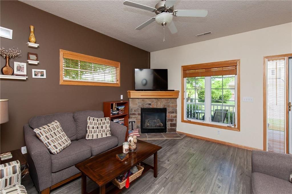 946 Red Hawk Way Se #1 - Photo 3 of 14