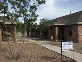 405 2nd St #D - Photo 1 of 1
