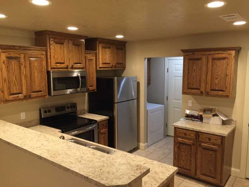 405 2nd St #C - Photo 4 of 10