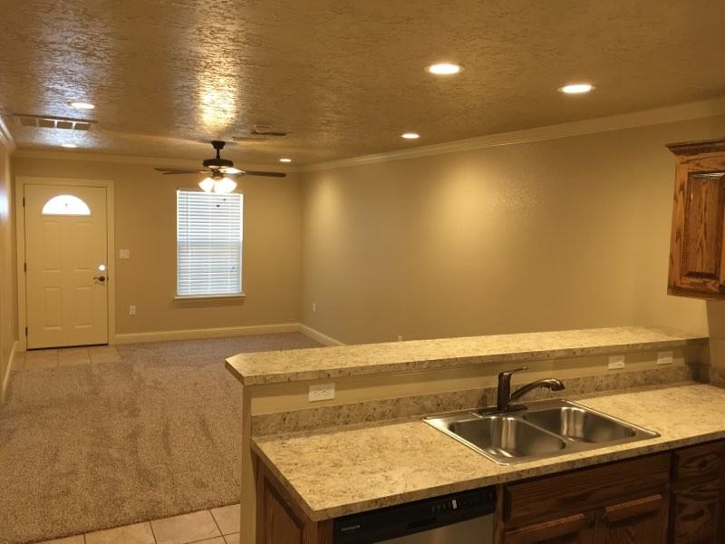 405 2nd St #C - Photo 5 of 10