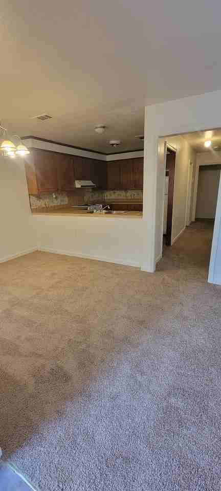 117 Crestwood Cv #B - Photo 2 of 8