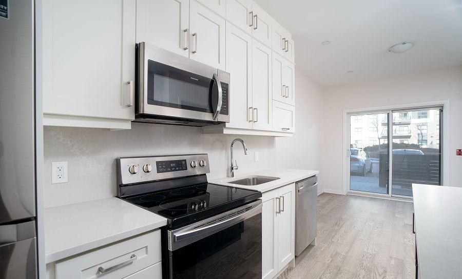 102 Grovewood Common #133 - Photo 2 of 12