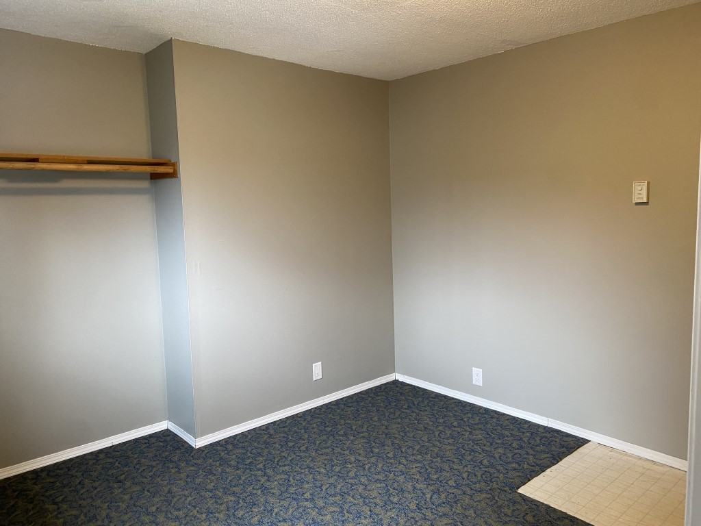 880 Hecate St #A - Photo 3 of 17