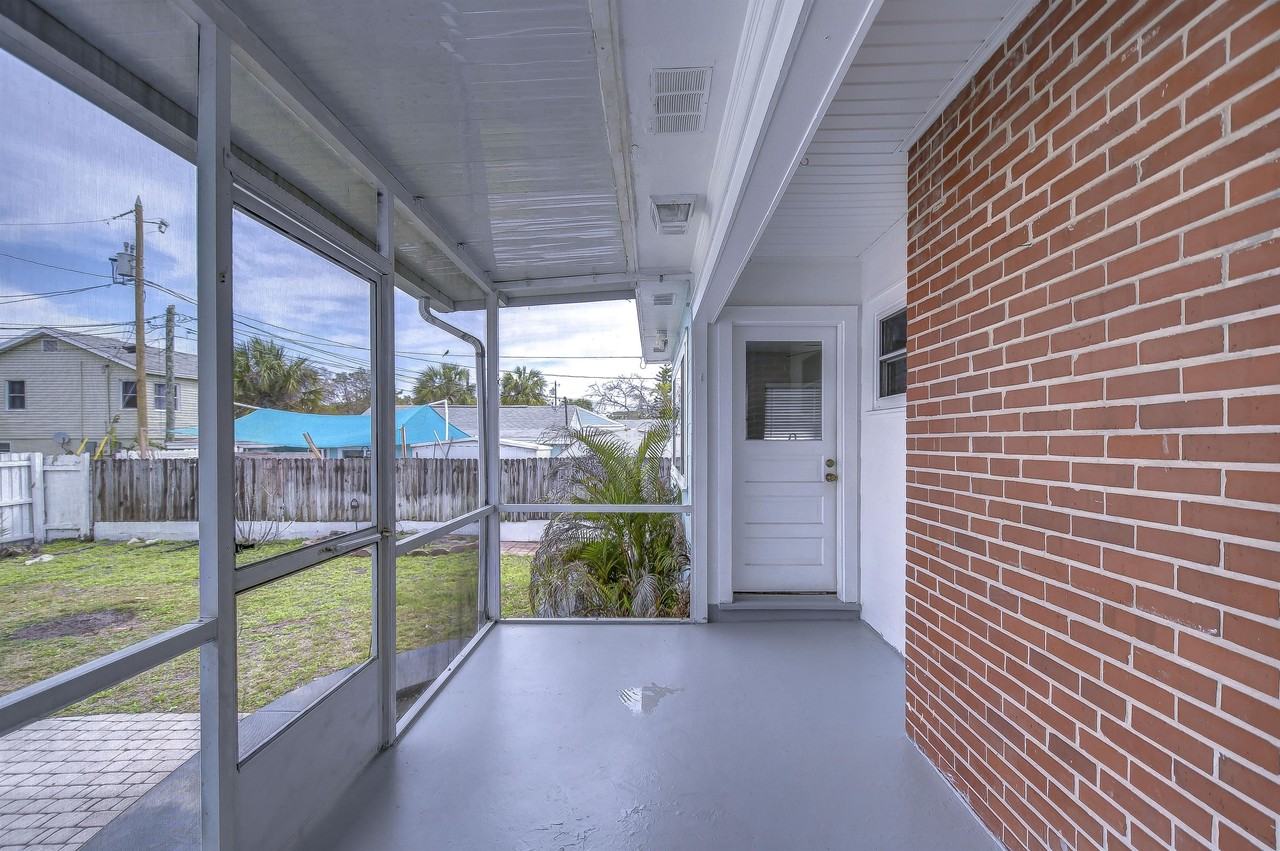 5737 Shore Blvd S #1 - Photo 7 of 10