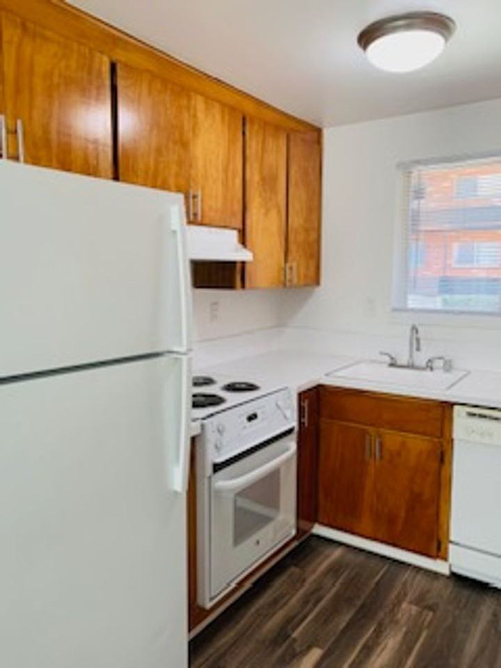 Brick & Mortar - Photo 3 of 36