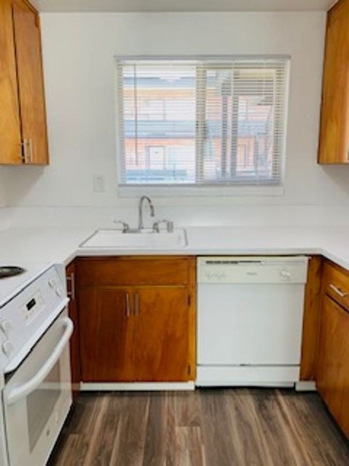 Brick & Mortar - Photo 4 of 36