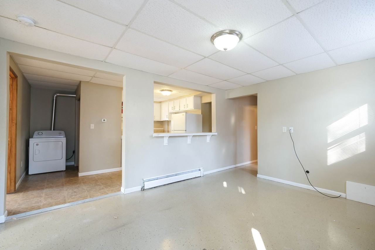 210 James Ave - Photo 3 of 26