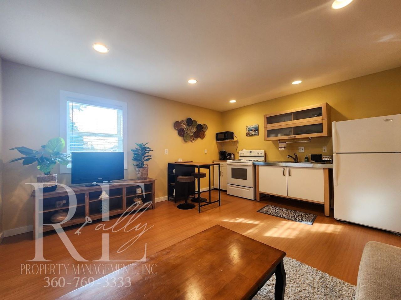 21680 Seacrest Ave Ne - Photo 3 of 20