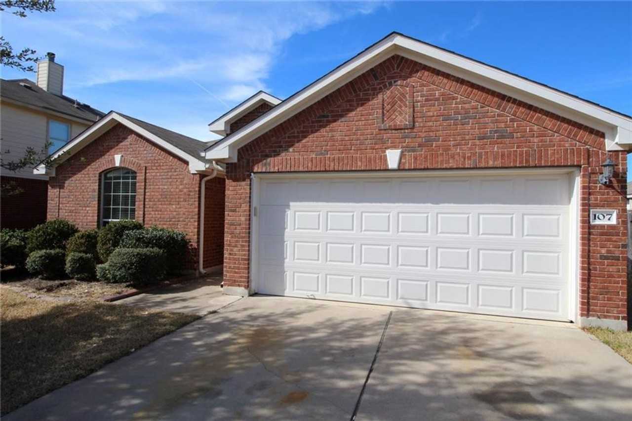 107 Inman Dr - Photo 3 of 19