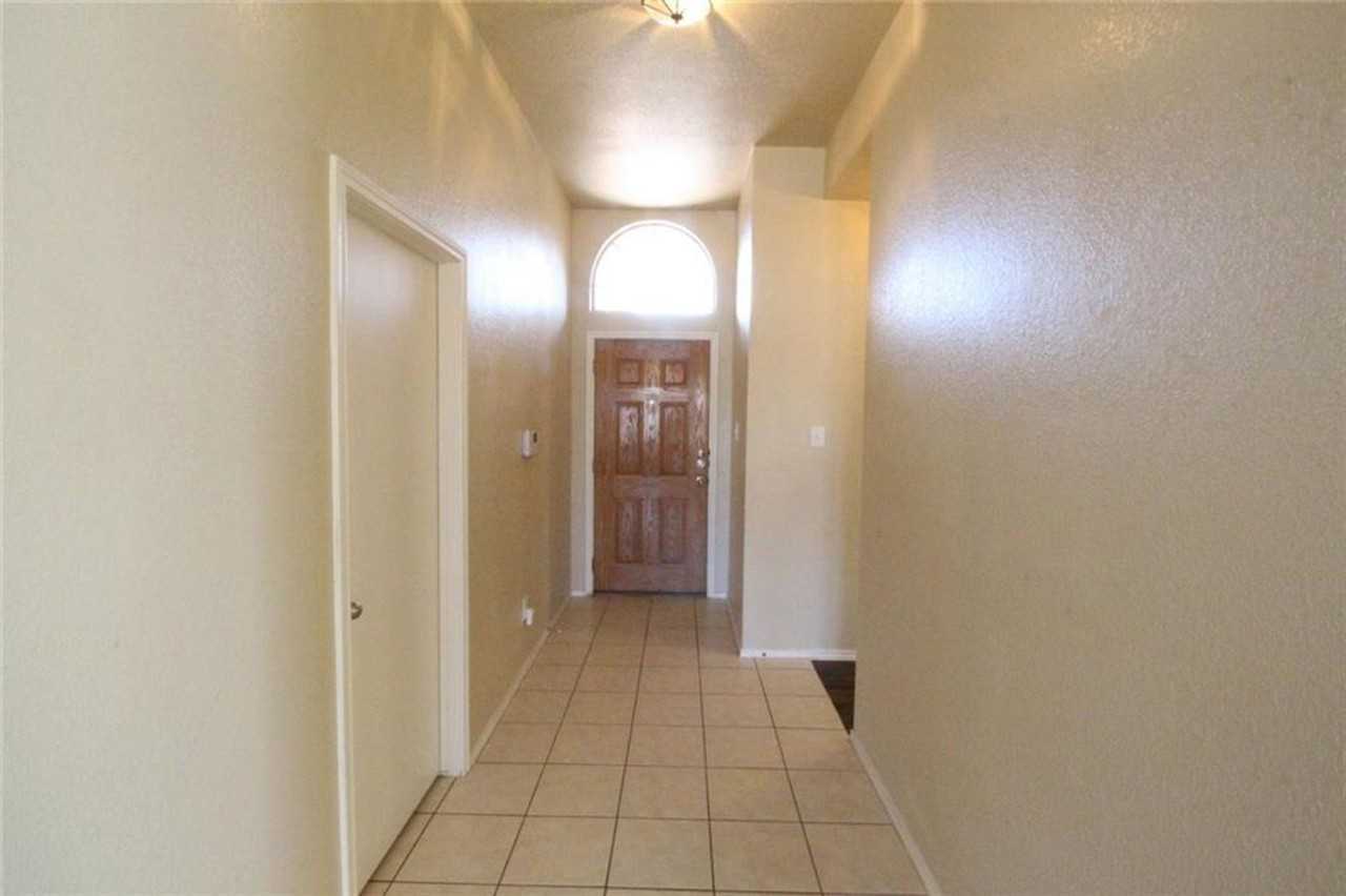 107 Inman Dr - Photo 4 of 19