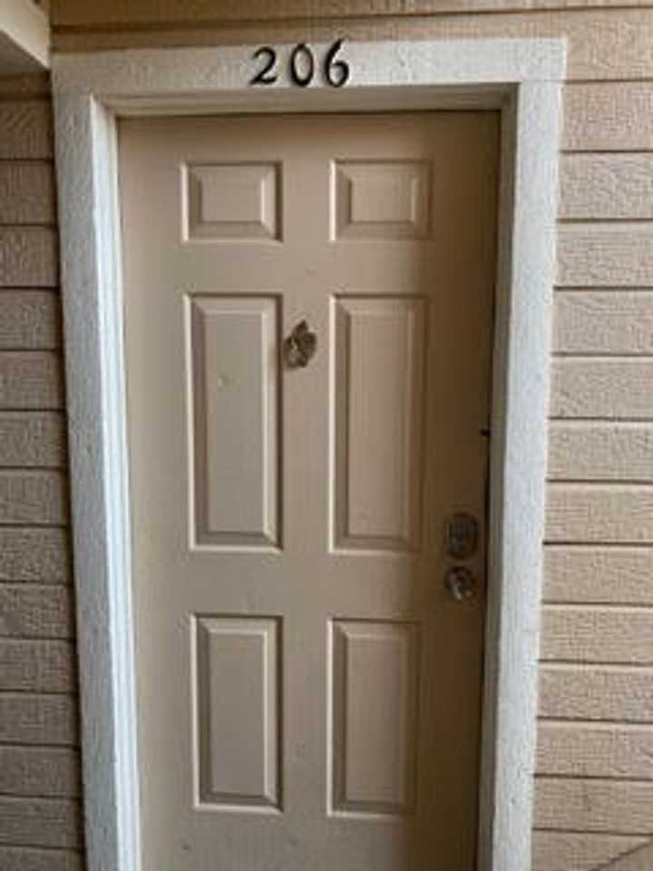 1074 S Dearborn St #206 - Photo 3 of 18