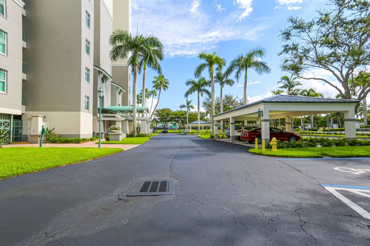 430 Cove Tower Dr #1202 - Photo 3 of 50