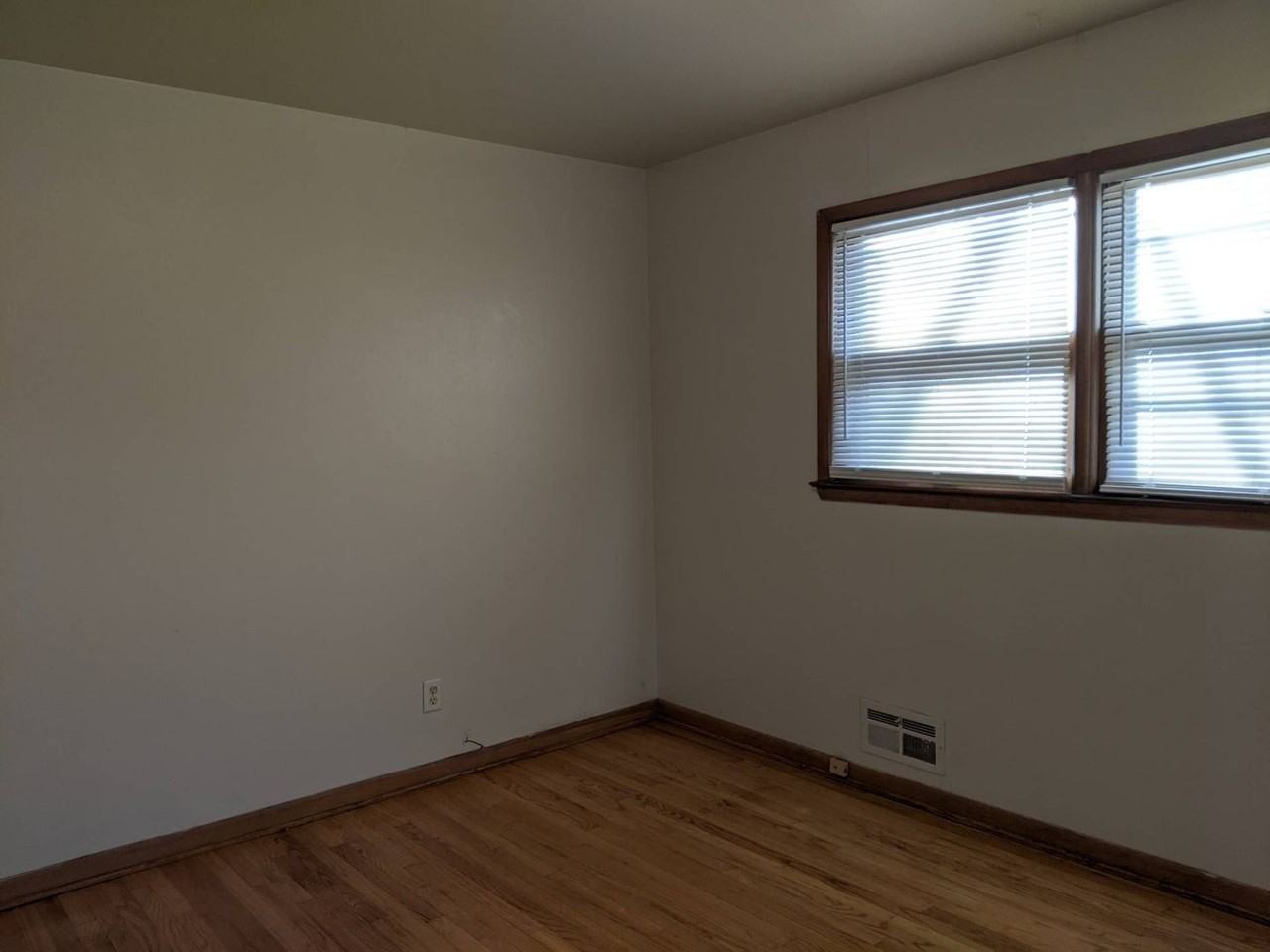 5844 N 83rd St - Photo 7 of 26
