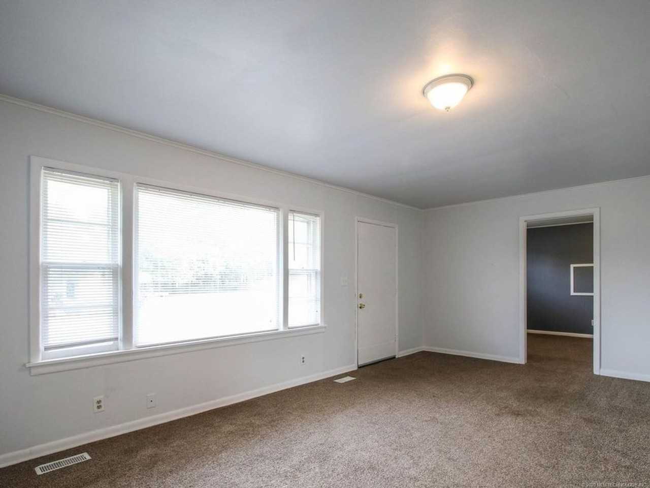 2536 W Easton St - Photo 6 of 33