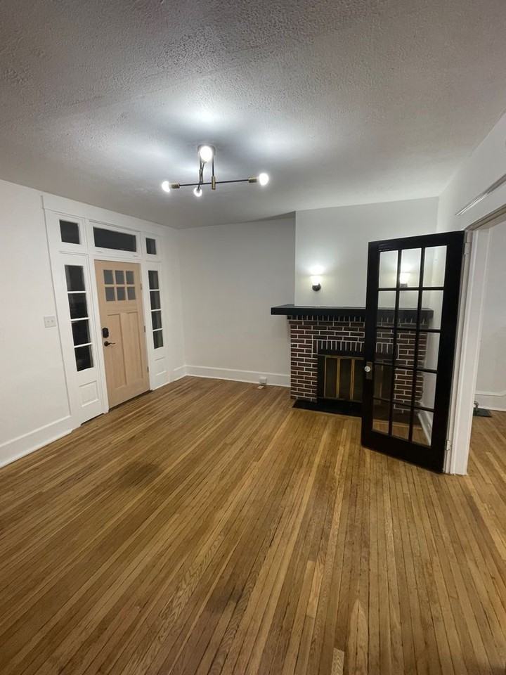 442 N Charlotte St - Photo 2 of 18