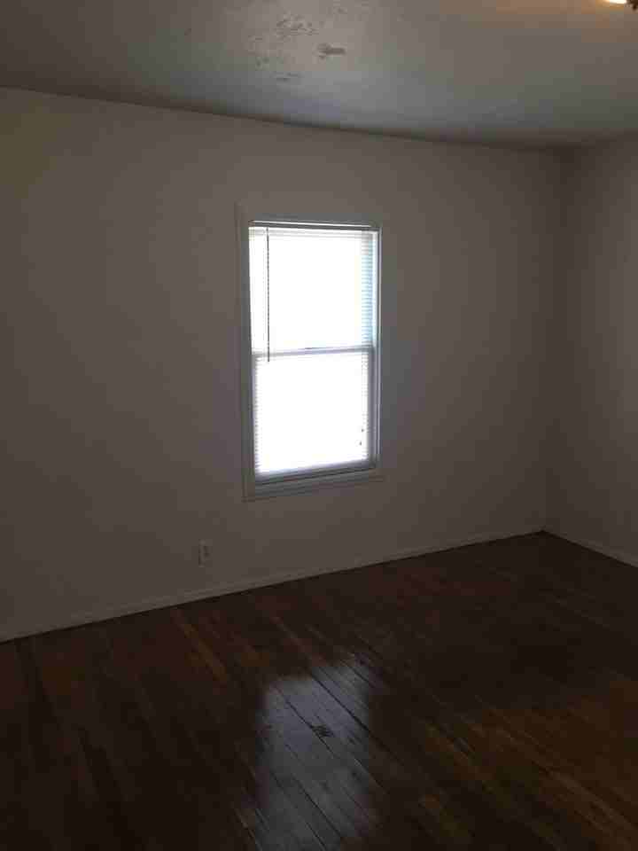 380 E 17th St - Photo 3 of 20