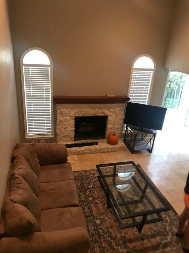 402 Towne Park Trl - Photo 2 of 13