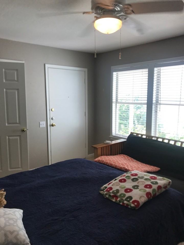 402 Towne Park Trl - Photo 7 of 13