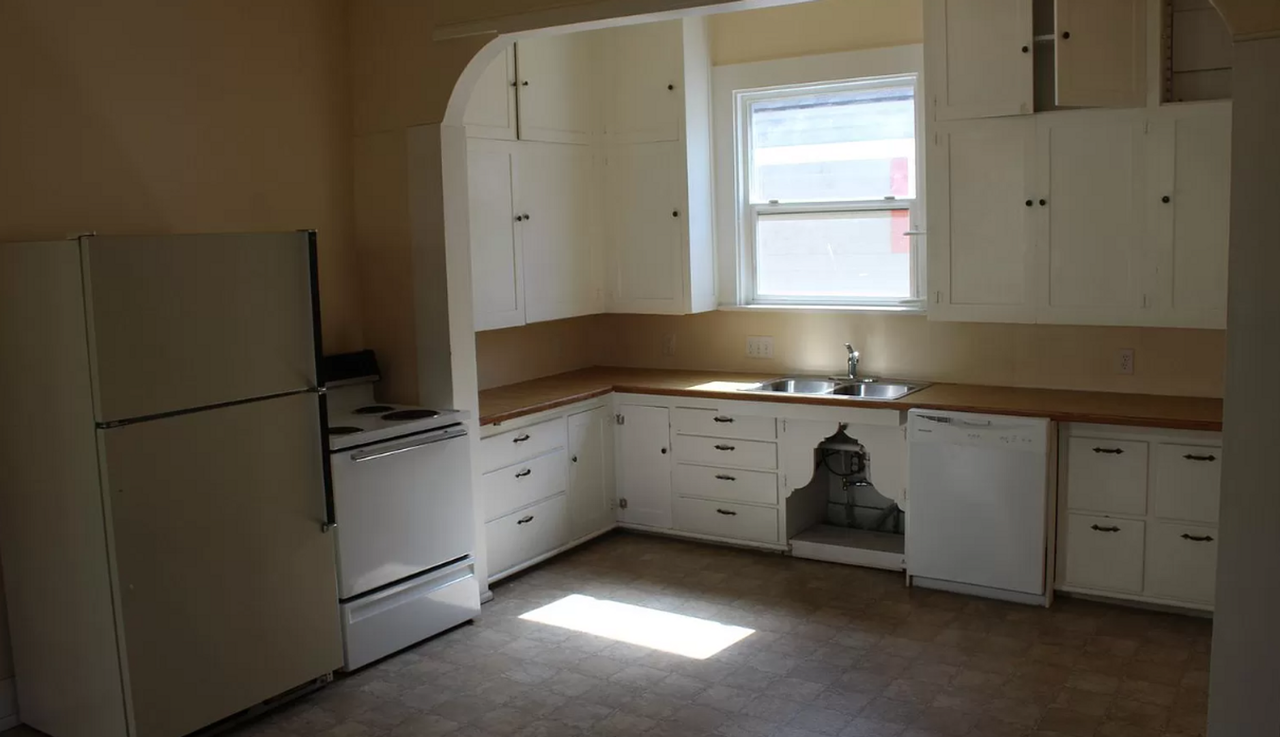 1409 Iron St - Photo 3 of 12