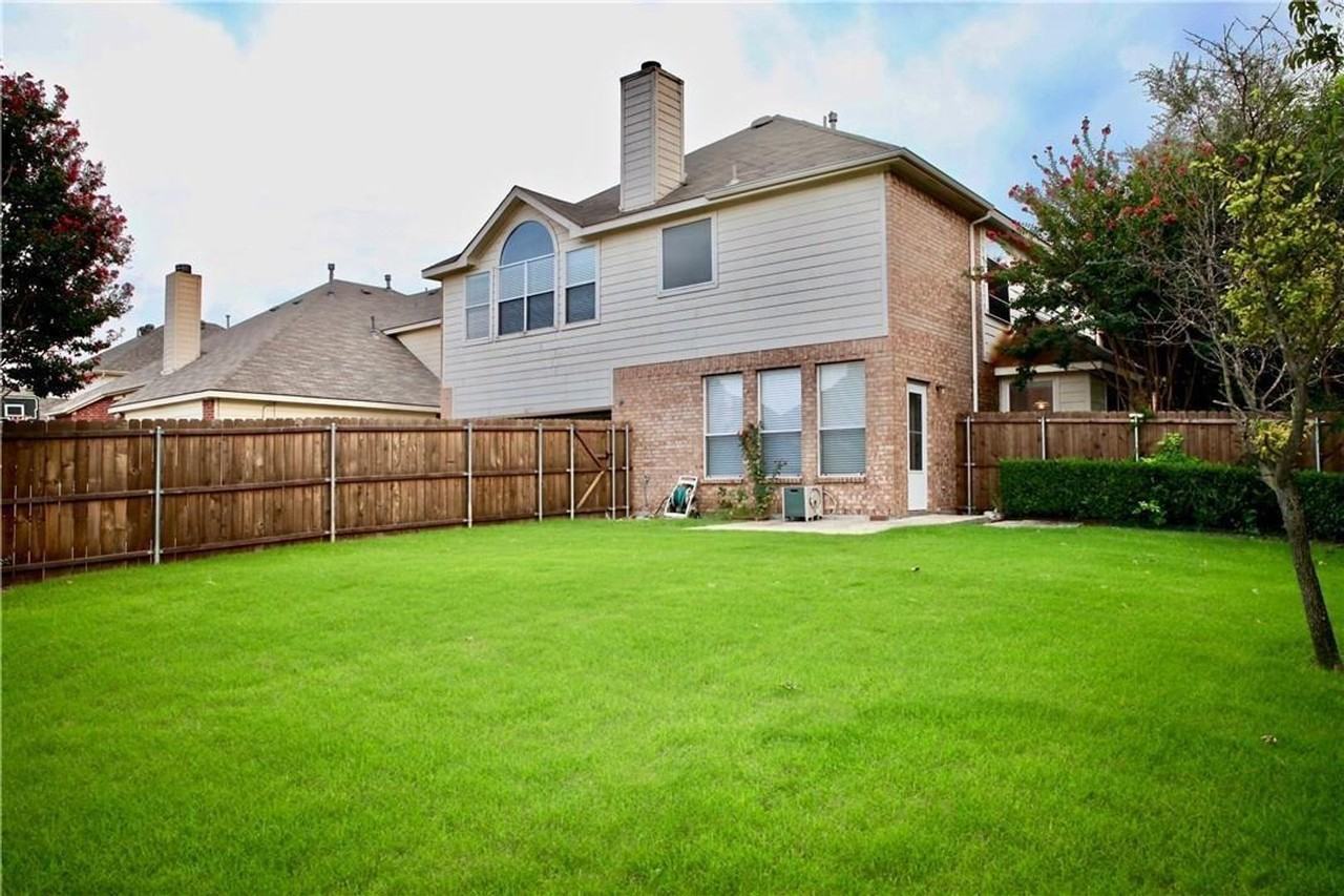 1427 Autumnmist Dr - Photo 3 of 23