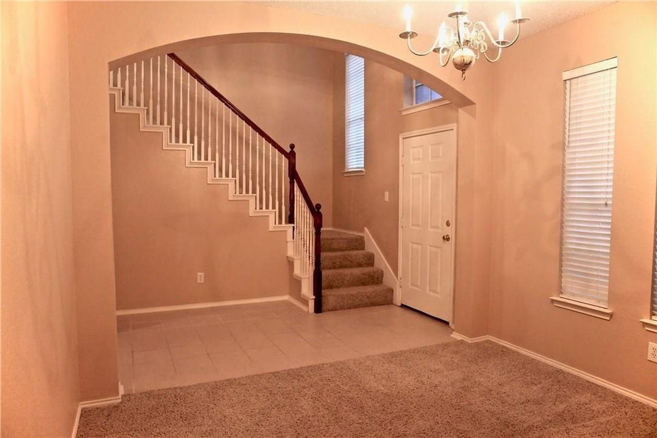 1427 Autumnmist Dr - Photo 6 of 23