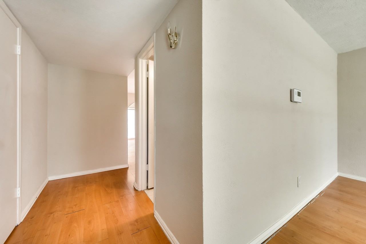 403 Arborview Dr - Photo 3 of 28