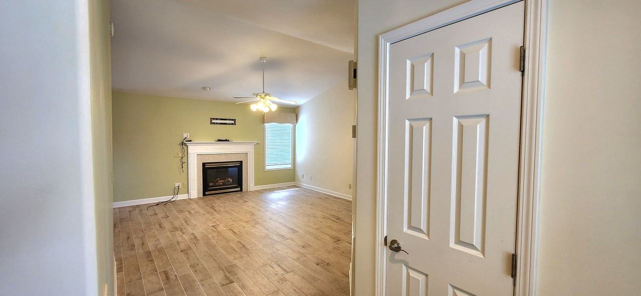 112 Southgate Ln - Photo 2 of 18
