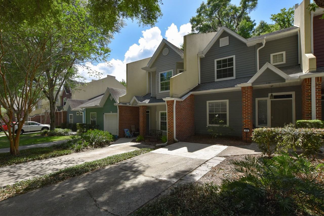 436 Nw 50th Blvd - Photo 2 of 25