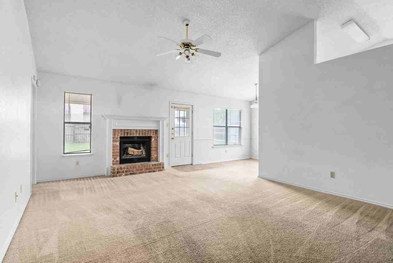 4203 Vicki Dr - Photo 2 of 15