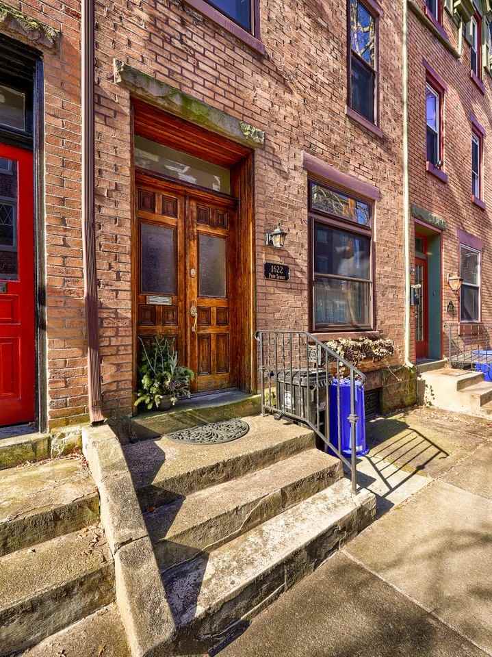 1622 Penn St - Photo 2 of 24