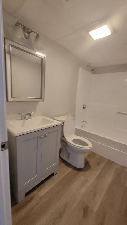 122 Plain St - Photo 4 of 6