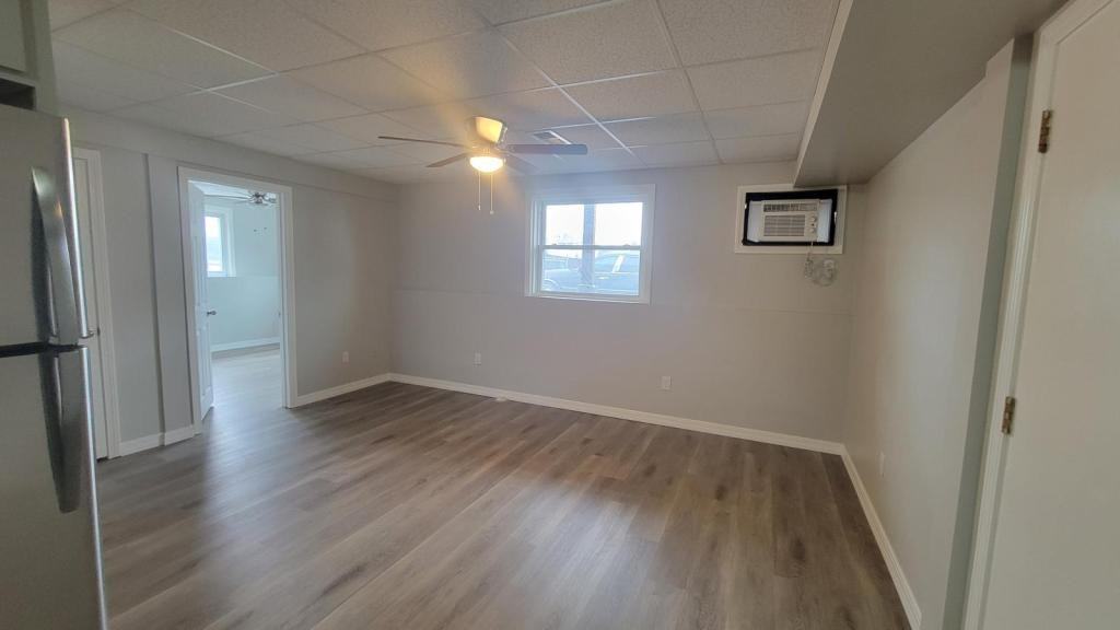 122 Plain St - Photo 5 of 6