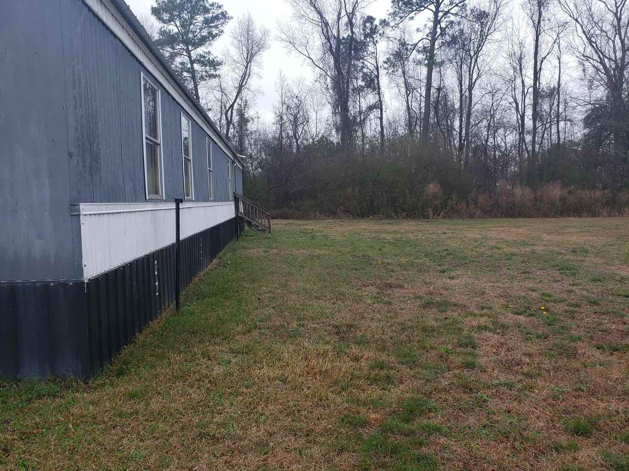 2422 Autryville Rd - Photo 2 of 17