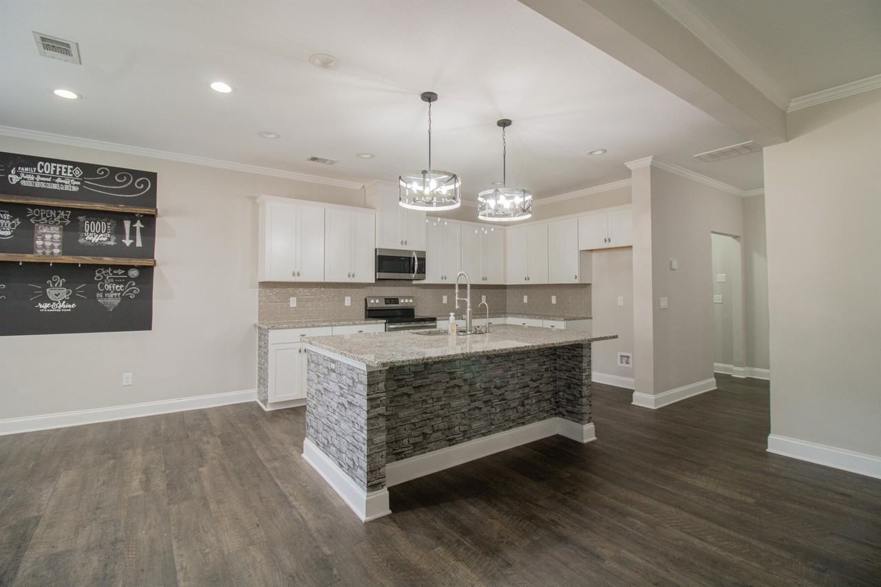 7350 Psalmond Rd - Photo 2 of 39