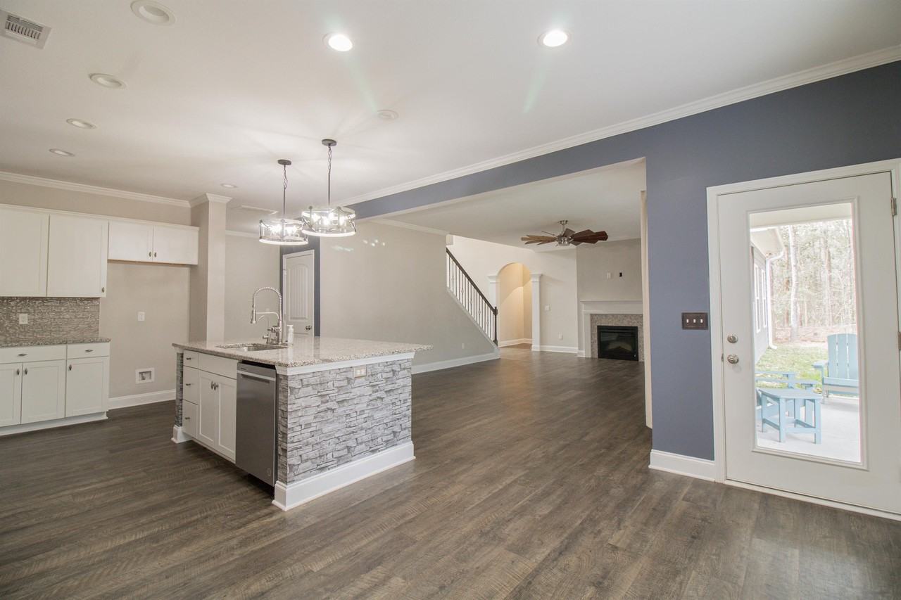 7350 Psalmond Rd - Photo 3 of 39