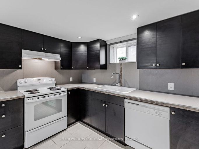 7 Shadowbrook Dr #BS - Photo 2 of 19