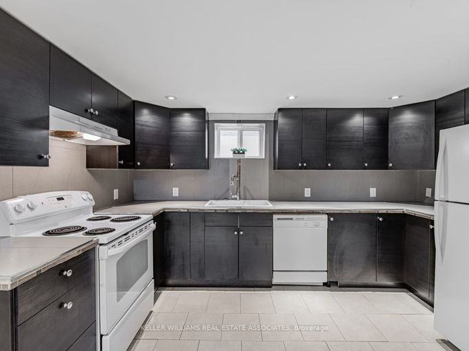 7 Shadowbrook Dr #BS - Photo 3 of 19