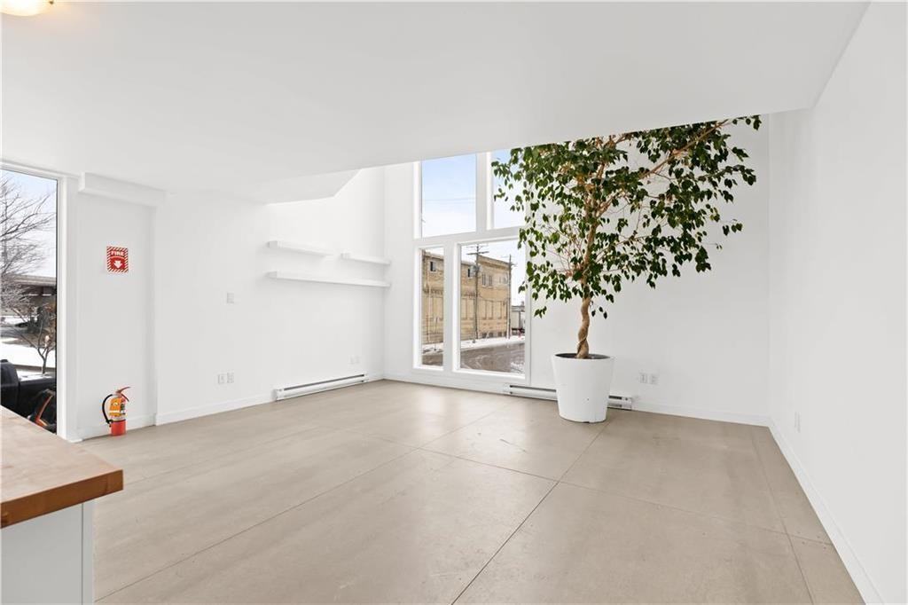 530 Waterfront Drive - Photo 2 of 22