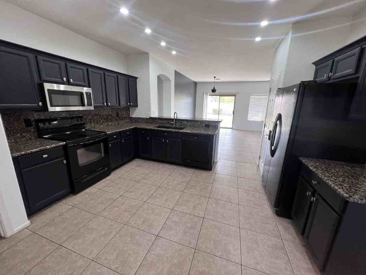 2643 N 132nd Dr - Photo 7 of 18