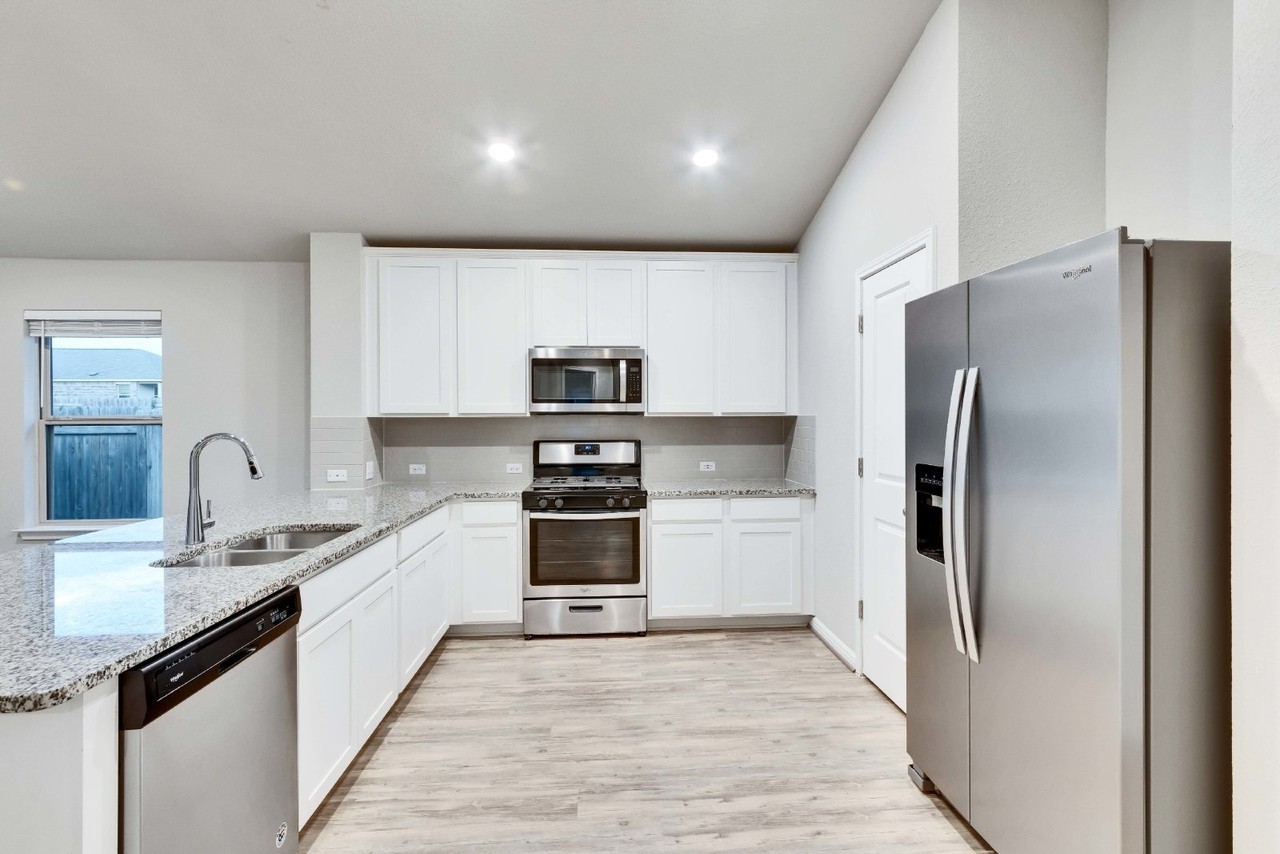 5828 Bianca Dr - Photo 5 of 26