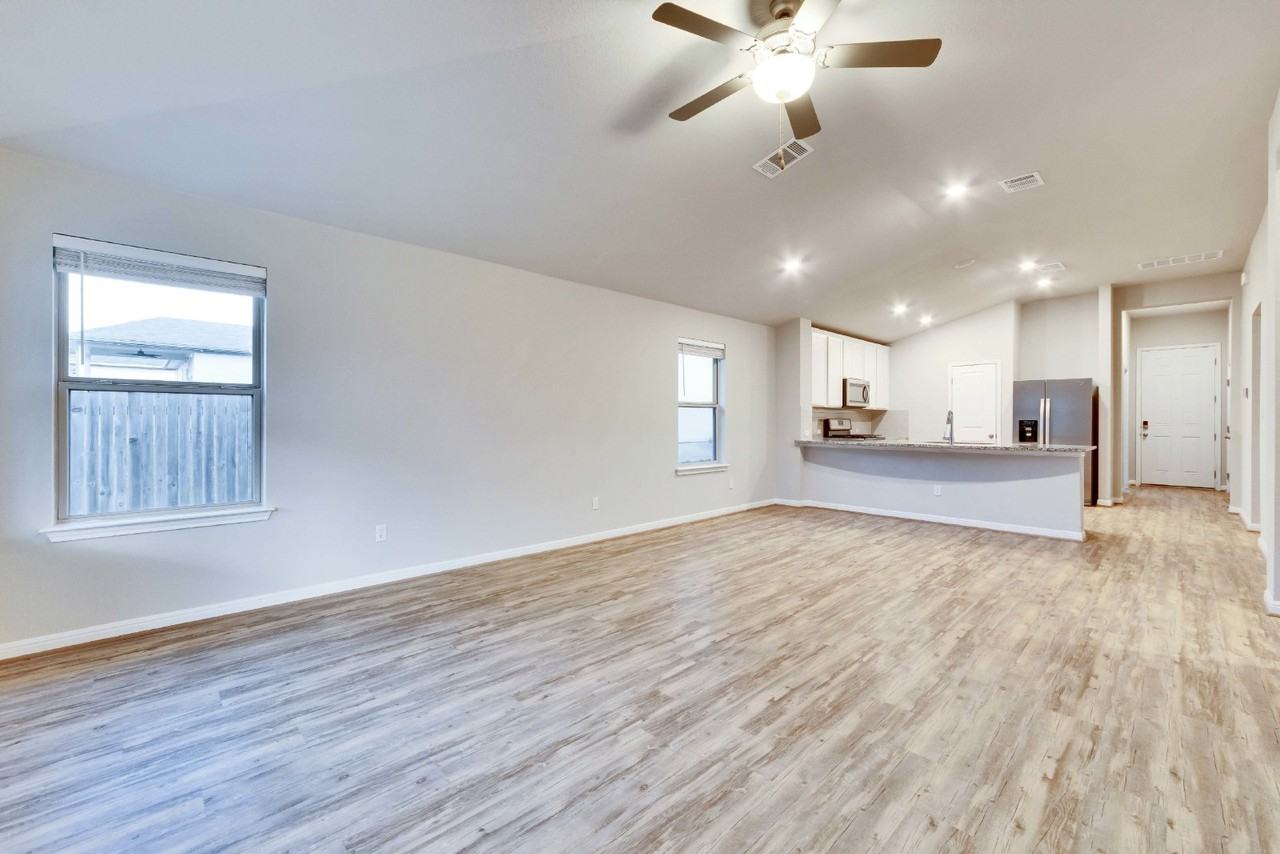 5828 Bianca Dr - Photo 7 of 26