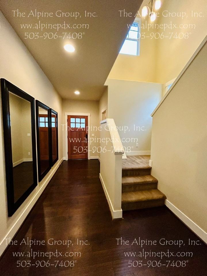 28635 Greenway Dr - Photo 2 of 36
