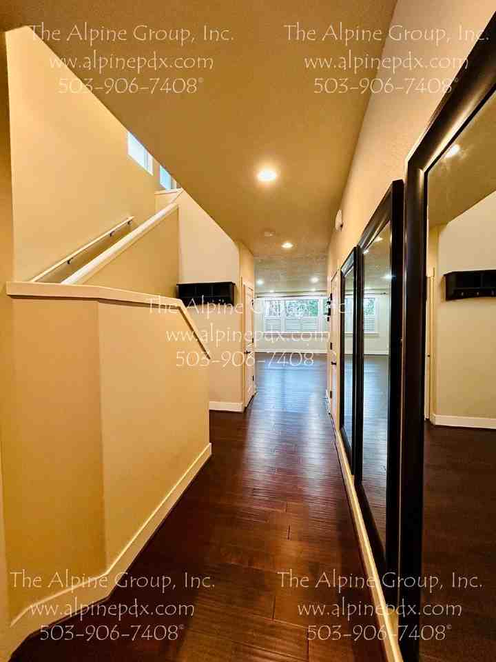28635 Greenway Dr - Photo 3 of 36