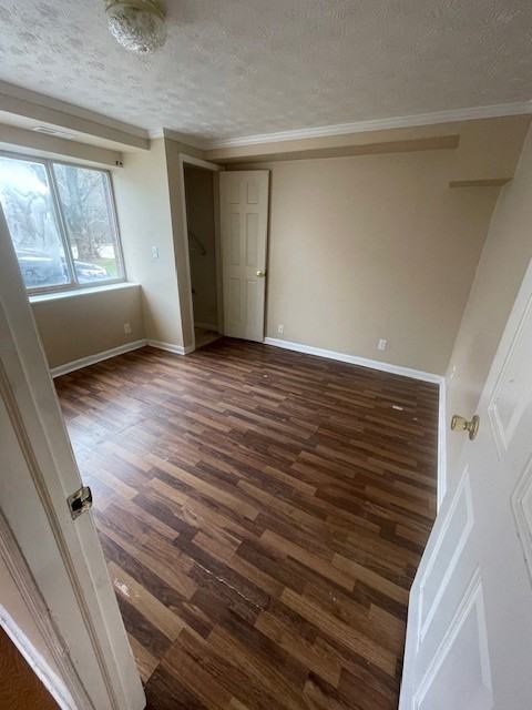 1336 Memorial Blvd W - Photo 2 of 5